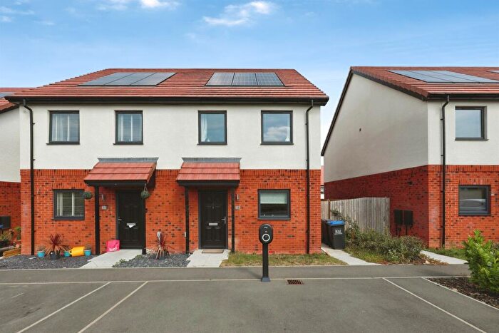 3 Bedroom Semi-Detached House For Sale In Brindley Way, Fenny Compton, Southam, CV47