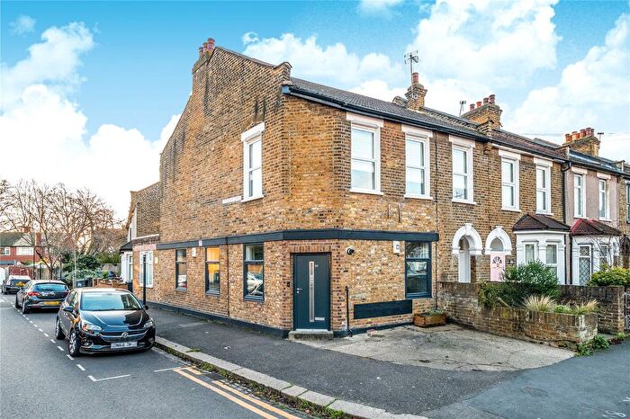 2 Bedroom Flat For Sale In Farmer Road, London, E10