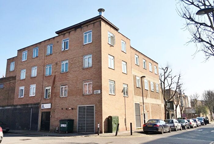 Studio To Rent In Kember Street, London, N1