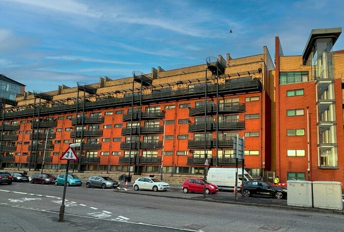 2 Bedroom Flat To Rent In Clyde Street, Carrick Quay, Glasgow, G1