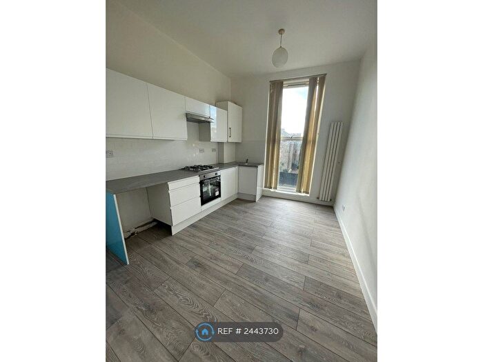 Studio To Rent In Hornsey Road, London, N7