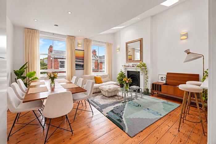 3 Bedroom Flat For Sale In Messina Avenue, West Hampstead, NW6