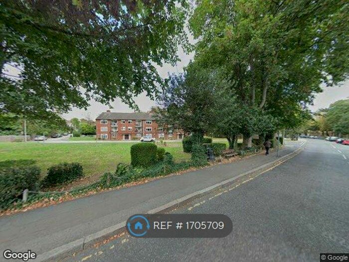 3 Bedroom Flat To Rent In Croft Lodge Close, Woodford Green, IG8