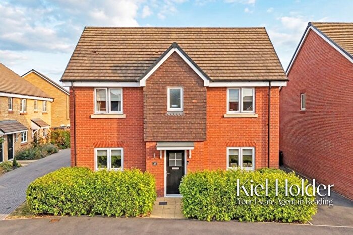 3 Bedroom Detached House For Sale In Honey Bee Street, Fairfields Development, Calcot, Reading, RG31