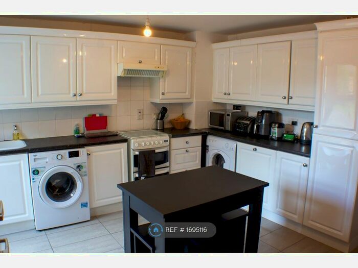 2 Bedroom End Of Terrace House To Rent In Carlina Place, Conniburrow, Milton Keynes, MK14