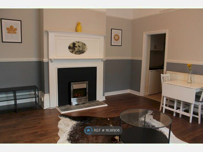 1 Bedroom Flat To Rent In Old Warwick Road, Solihull, B92