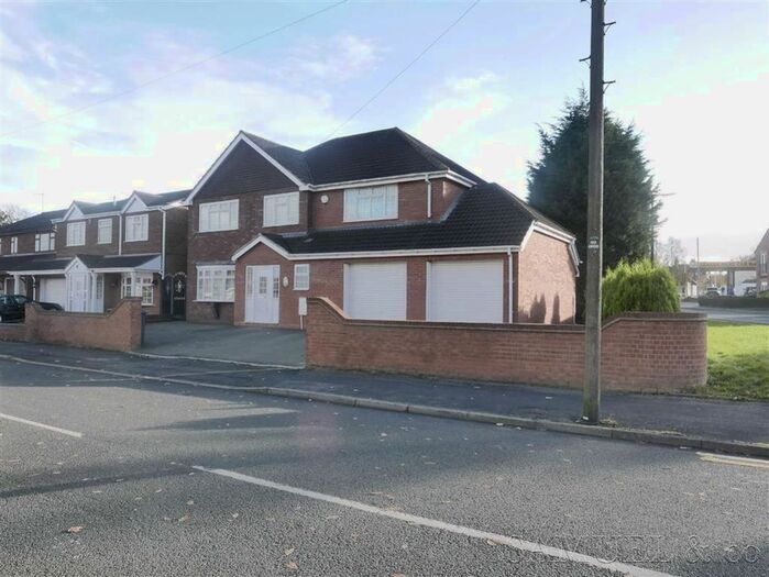 5 Bedroom Detached House To Rent In Woodward Street, West Bromwich, B71