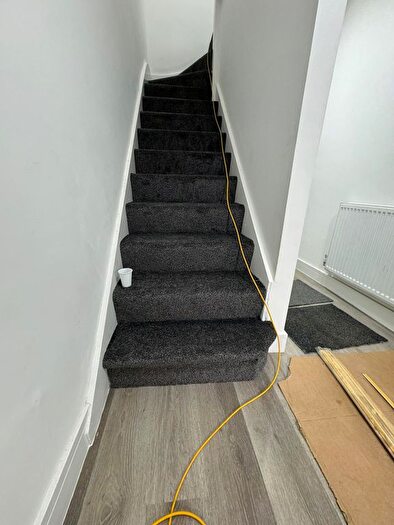7 Bedroom Semi-Detached House To Rent In Allenby Road, Southall, UB1