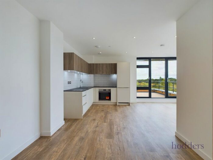 2 Bedroom Flat To Rent In London Road, Staines-Upon-Thames, Surrey, TW18