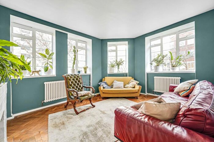 3 Bedroom Flat To Rent In Shannon Place, London, NW8