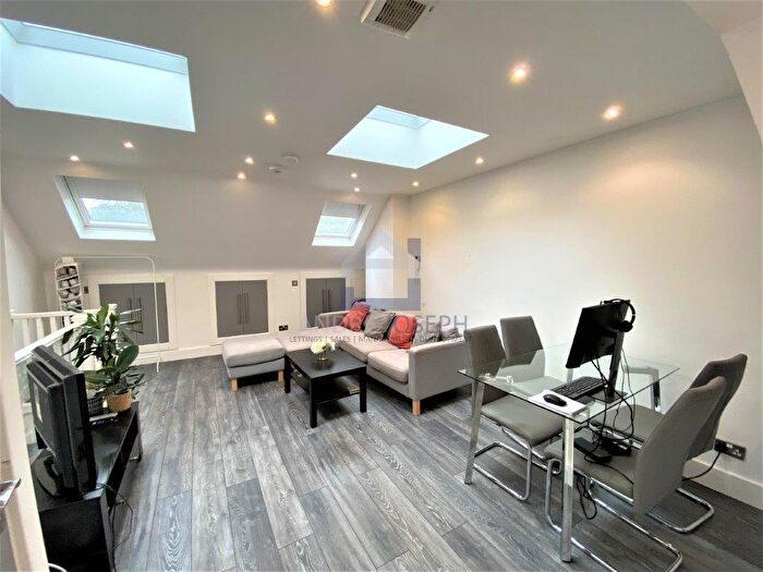 3 Bedroom Flat To Rent In Shakespeare Road, Brixton, SE24