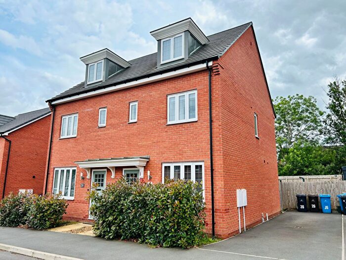 3 Bedroom Town House To Rent In Foragers Way, Mickleover, Derby, DE3