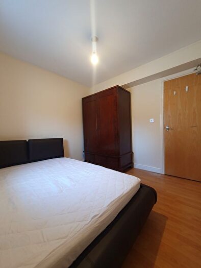 2 Bedroom Flat To Rent In Clifton Street, Adamsdown, Cardiff, CF24