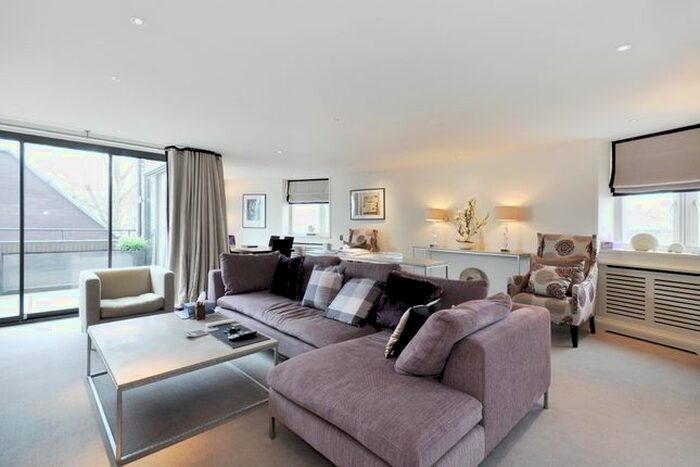 2 Bedroom Flat To Rent In Grosvenor Road, London, SW1V