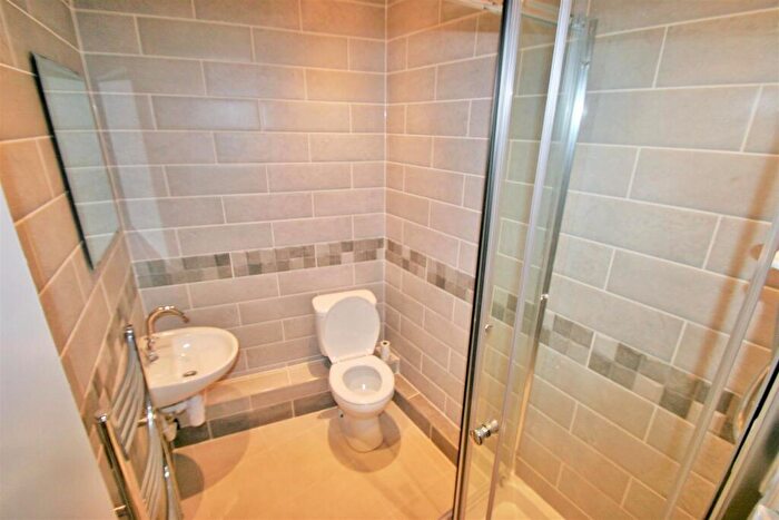 5 Bedroom Terraced House To Rent In Chestnut Avenue, Hyde Park, Leeds, LS6