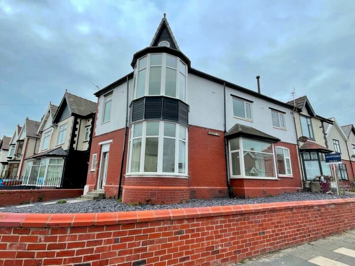 2 Bedroom Flat To Rent In Cavendish Road, Bispham, Blackpool, FY2