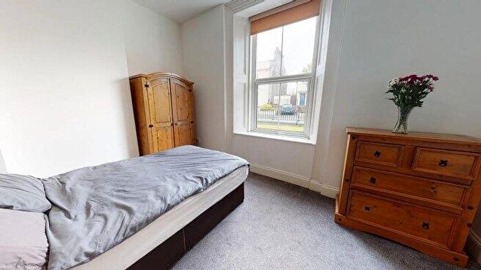 5 Bedroom Flat To Rent In Greenbank Terrace, PL4