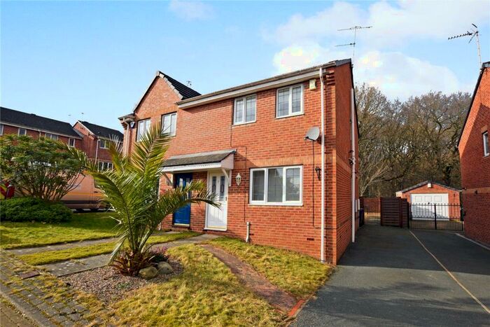 3 Bedroom Semi-Detached House To Rent In St. Benedicts Chase, Leeds, West Yorkshire, LS13