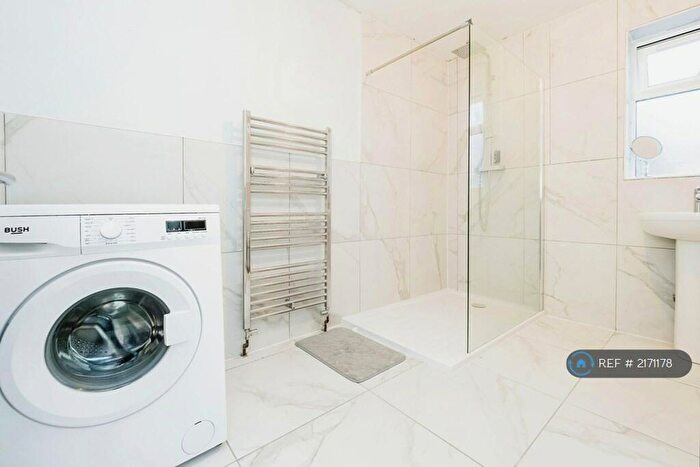 2 Bedroom Flat To Rent In Harold Road, London, E13