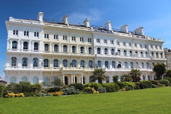 2 Bedroom Flat For Sale In Elliot Terrace, The Hoe, Plymouth, PL1