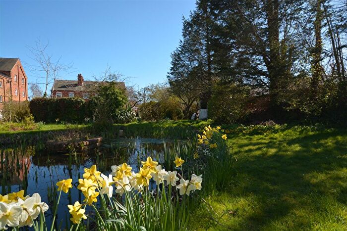 2 Bedroom Cottage For Sale In Kiln Cottage, Cliffe Common, Selby, YO8