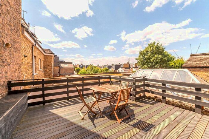 2 Bedroom Flat To Rent In Alma Road, London, SW18