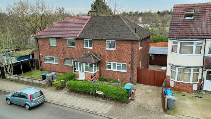 4 Bedroom Semi-Detached House To Rent In Falcon Way, Harrow, HA3