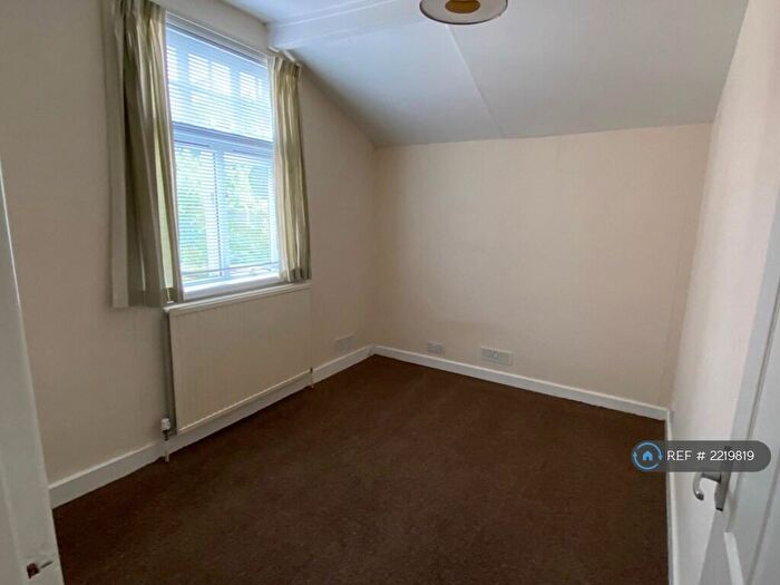 1 Bedroom Flat To Rent In High Street, Chipping Norton, OX7