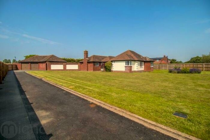 5 Bedroom Detached Bungalow To Rent In Great Tey Road, Little Tey, Colchester, CO6