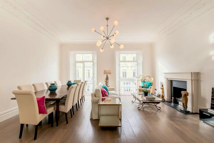 2 Bedroom Flat To Rent In Harcourt Terrace, Chelsea, London, SW10