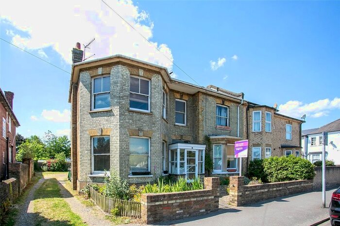 1 Bedroom Flat To Rent In Flat St Johns Road, Watford, Hertfordshire, WD17