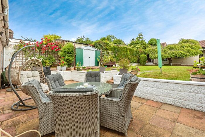 3 Bedroom Detached Bungalow For Sale In Watling Street, Strood, Rochester, ME2