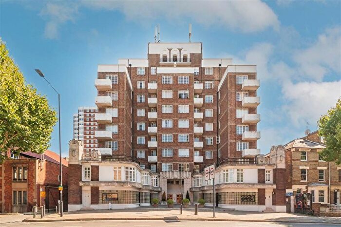 2 Bedroom Flat For Sale In The Grampians, Brook Green, W6