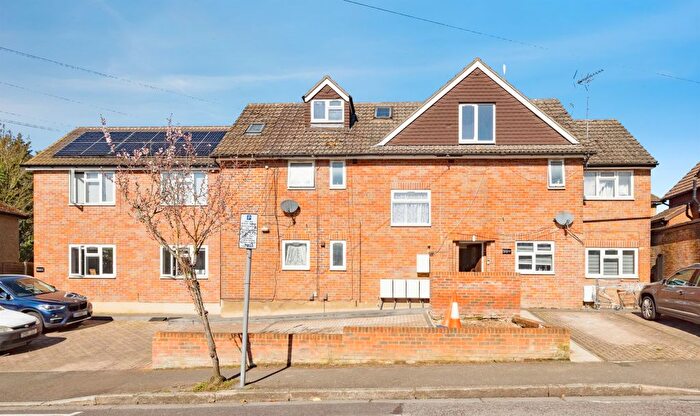 2 Bedroom Flat For Sale In Mildred Avenue, Watford, WD18