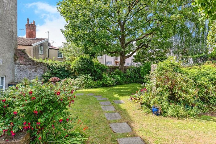1 Bedroom Apartment For Sale In Royal York Crescent, Clifton, Bristol, BS8