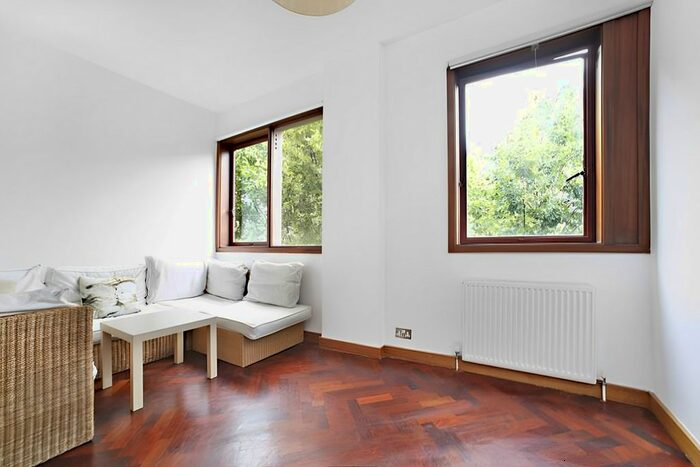 2 Bedroom Flat To Rent In Hungerford House Napier Place, Kensington, London, W14