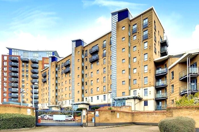 2 Bedroom Flat To Rent In Hanover Avenue, London, E16