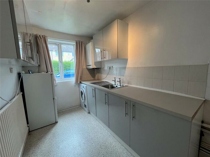 Apartment To Rent In Queens Avenue, Gedling, Nottingham, NG4