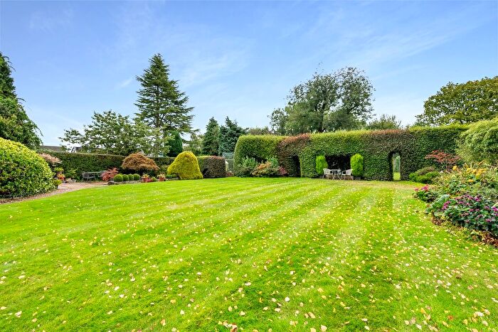 4 Bedroom Detached House For Sale In Macclesfield Road, Prestbury, Macclesfield, SK10