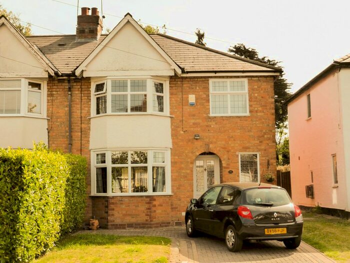 3 Bedroom Semi-Detached House To Rent In Primrose Lane, Hall Green, Birmingham, B28