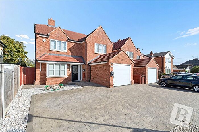 4 Bedroom Detached House For Sale In Athelstan Gardens, Runwell, Wickford, SS11