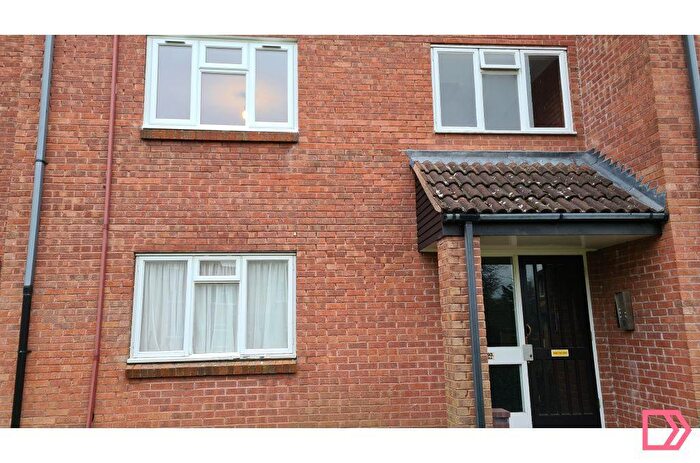 1 Bedroom Flat To Rent In St. Peters Close, Cheltenham, Gloucestershire, GL51