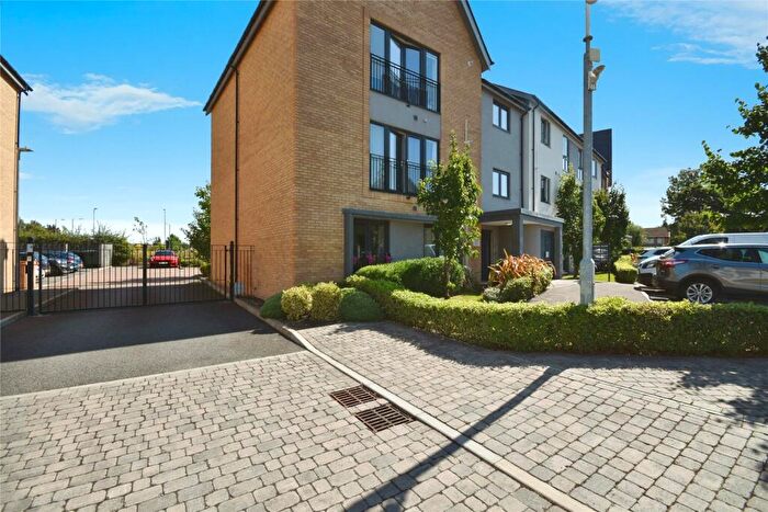 2 Bedroom Apartment For Sale In Tidman Road, Reading, RG2