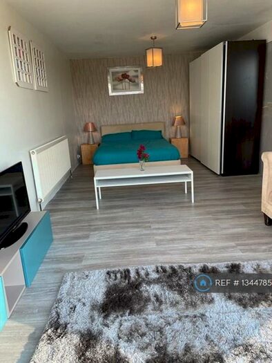 2 Bedroom Bungalow To Rent In Stapleford Road, Romford, RM4