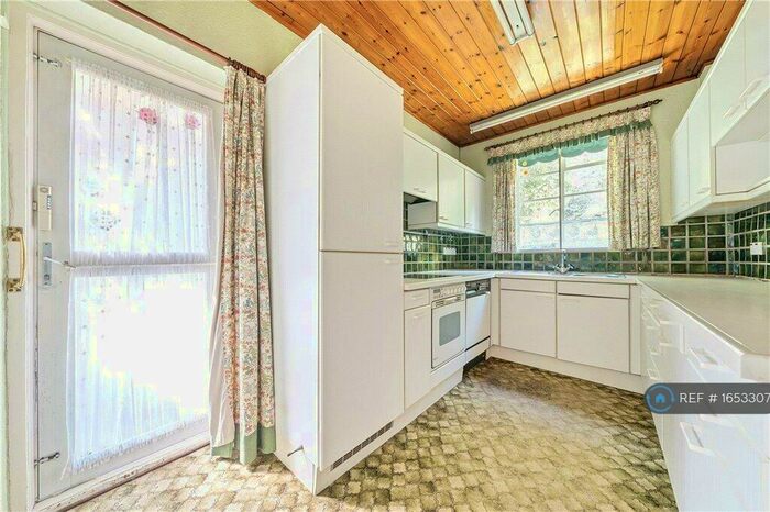 4 Bedroom Semi-Detached House To Rent In Howberry Road, Edgware, HA8