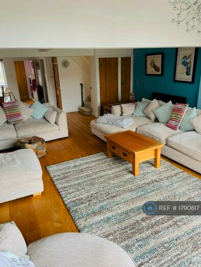 3 Bedroom Terraced House To Rent In Roundhead Drive, Thame, Oxfordshire, OX9