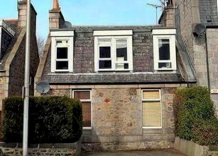 2 Bedroom Flat To Rent In Rosemount Place, Aberdeen, AB25