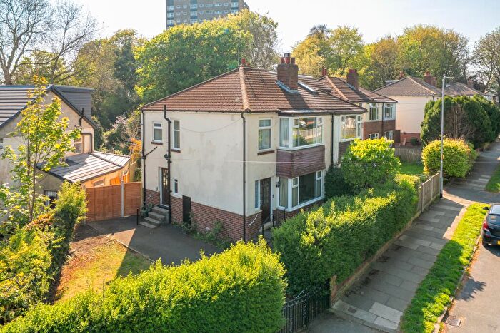 3 Bedroom Semi-Detached House For Sale In Henconner Avenue, Chapel Allerton, Leeds, LS7