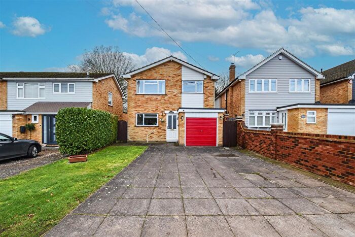 4 Bedroom Detached House For Sale In Doddinghurst Road, Doddinghurst, Brentwood, CM15