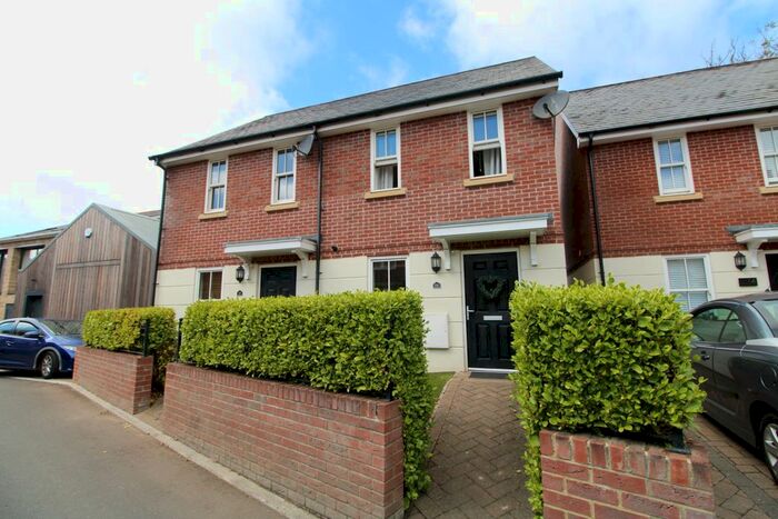 2 Bedroom Detached House To Rent In Chalice Close, Poole, BH14